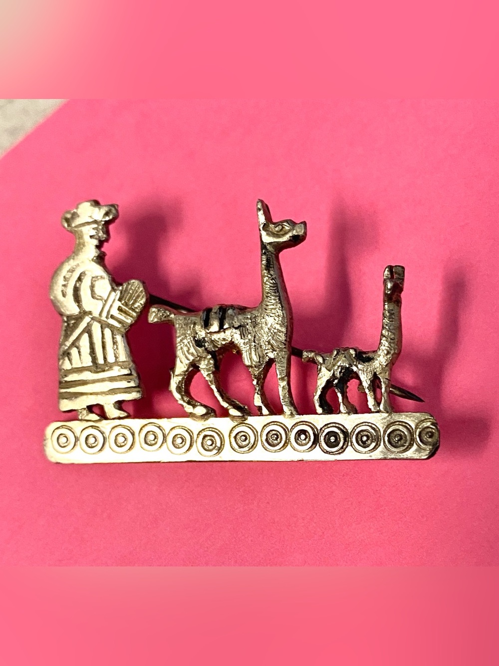 VINTAGE STERLING SILVER PERUVIAN MAN LLAMA PERU ETHNIC SCENE FIGURAL BROOCH PIN